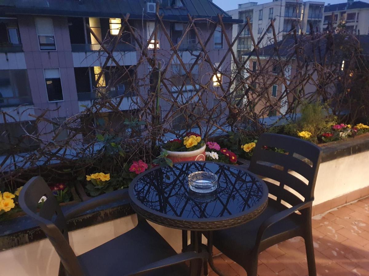 The Boheme Vintage Junior Suite ---- Cozy & Quiet & Comfortable With Private Bathroom & Fully Equipped Kitchenette & Cozy Balcony - Lift To 4Th Floor - Metro' Verde -Green Subway Porta Genova 米兰 外观 照片