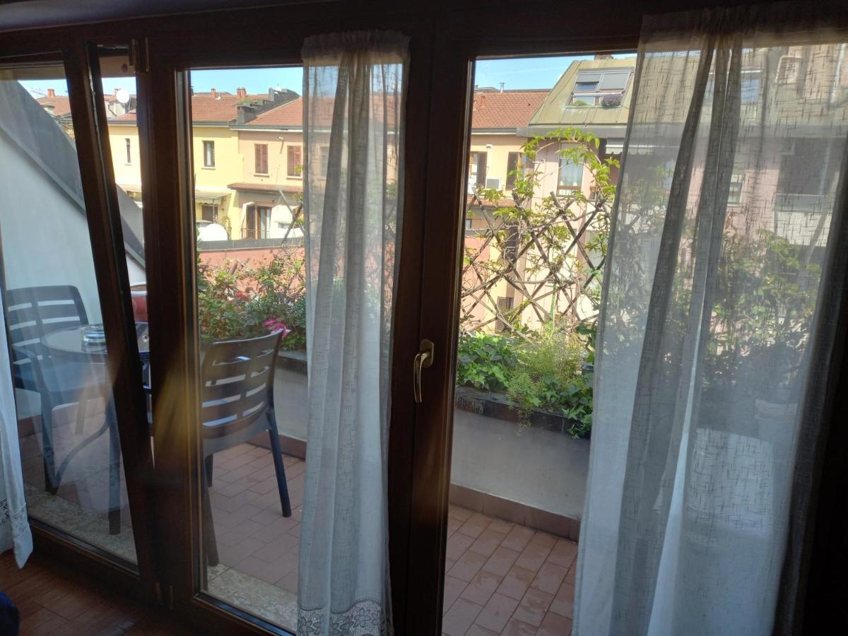 The Boheme Vintage Junior Suite ---- Cozy & Quiet & Comfortable With Private Bathroom & Fully Equipped Kitchenette & Cozy Balcony - Lift To 4Th Floor - Metro' Verde -Green Subway Porta Genova 米兰 外观 照片