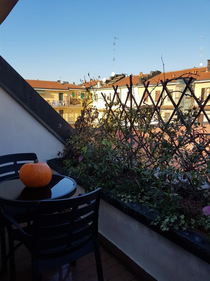 The Boheme Vintage Junior Suite ---- Cozy & Quiet & Comfortable With Private Bathroom & Fully Equipped Kitchenette & Cozy Balcony - Lift To 4Th Floor - Metro' Verde -Green Subway Porta Genova 米兰 外观 照片